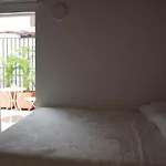 Apartamento remodelado en el mejor sitio del centro de Medellín Home Aris 401